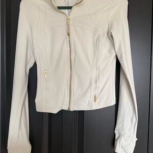 Lululemon cropped define